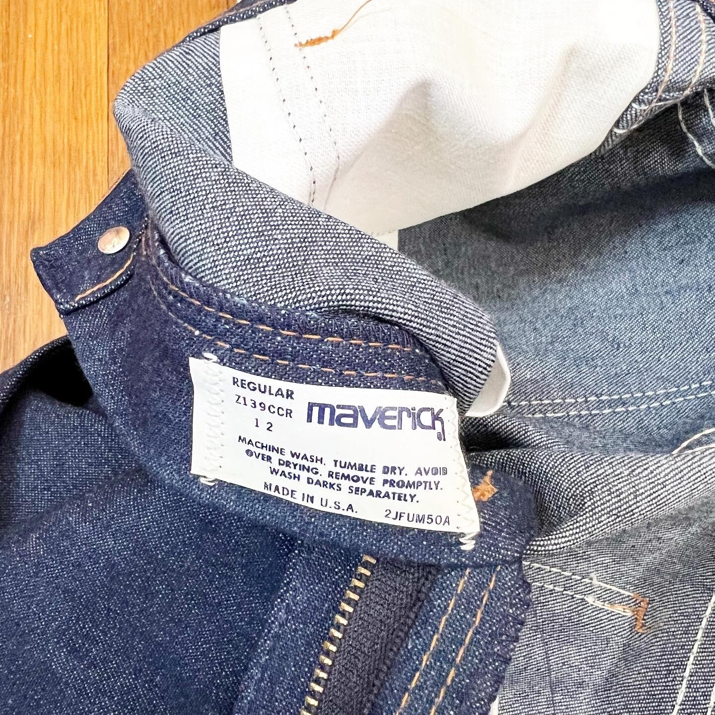 DEADSTOCK MAVERICK 1970’s 70s Vintage Dark Denim Orange Stitch Vintage Jeans 27w