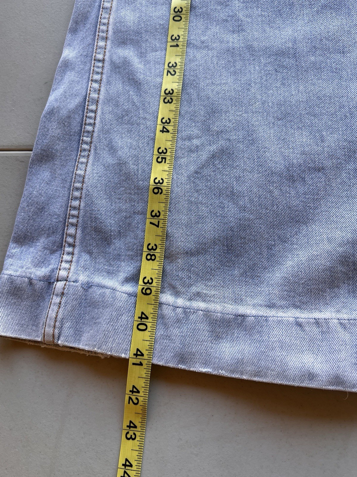 VINTAGE BELTED BELL BOTTOM JEANS LIGHT WASH 30”X31”