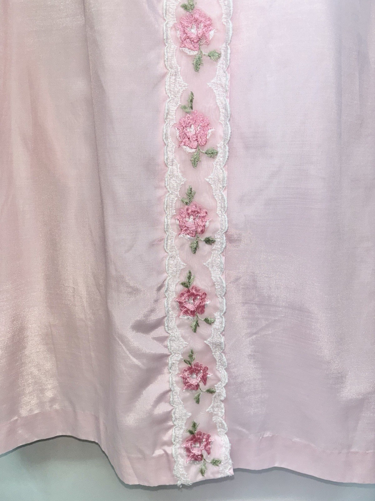 Vintage Loungees Women Size 12 Snap Button Up 3/4 Sleeve Embroidered Robe Pink