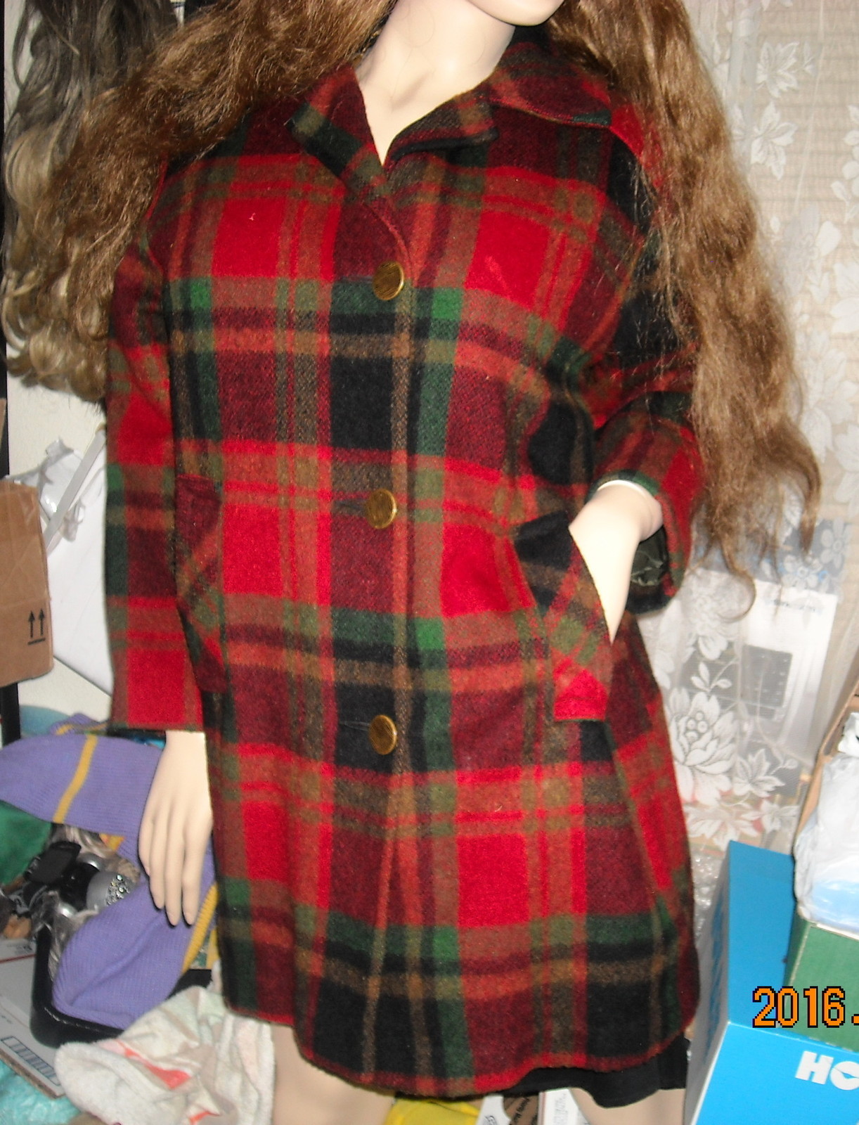 White Bear of St Paul USA womans coat jacket red green plaid wool M/L short appr