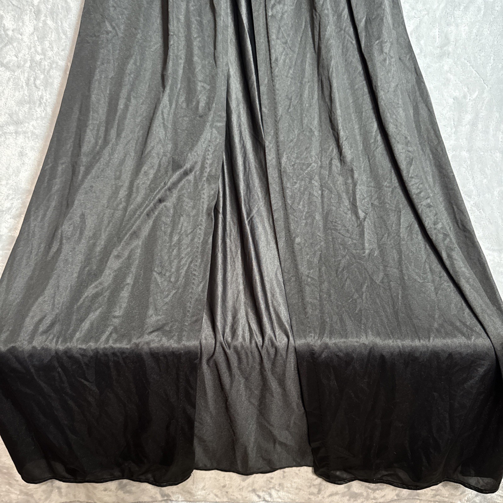 VTG Black Red Rose BUTTER SOFT Nylon Peignoir Robe for nightgown w Lace Sexy L