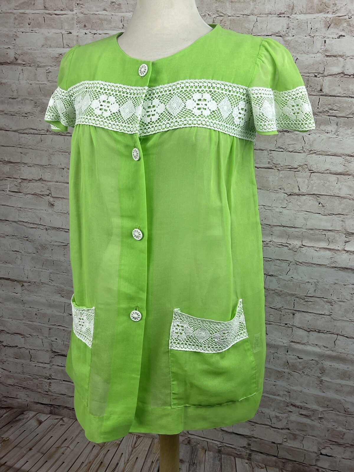 Vintage Sheer Lime Green Smock Shirt/ Dress Lace Pockets Button Front S CUTE!