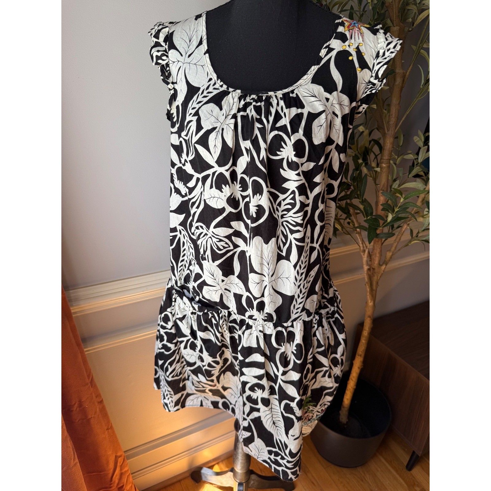 Max Rave Y2K Embroidered Floral Dress Hollywood Patch Black White