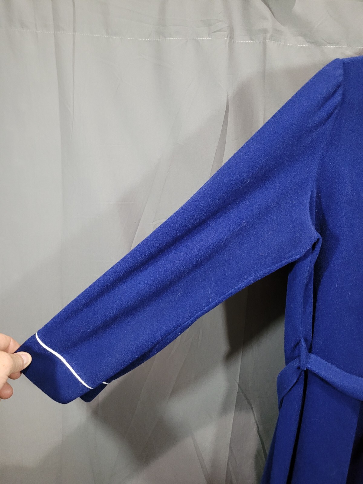 Vtg Famous Bodies Lounge Bath Robe blue Color Chest 34″ Shoulder 32″ Made USA