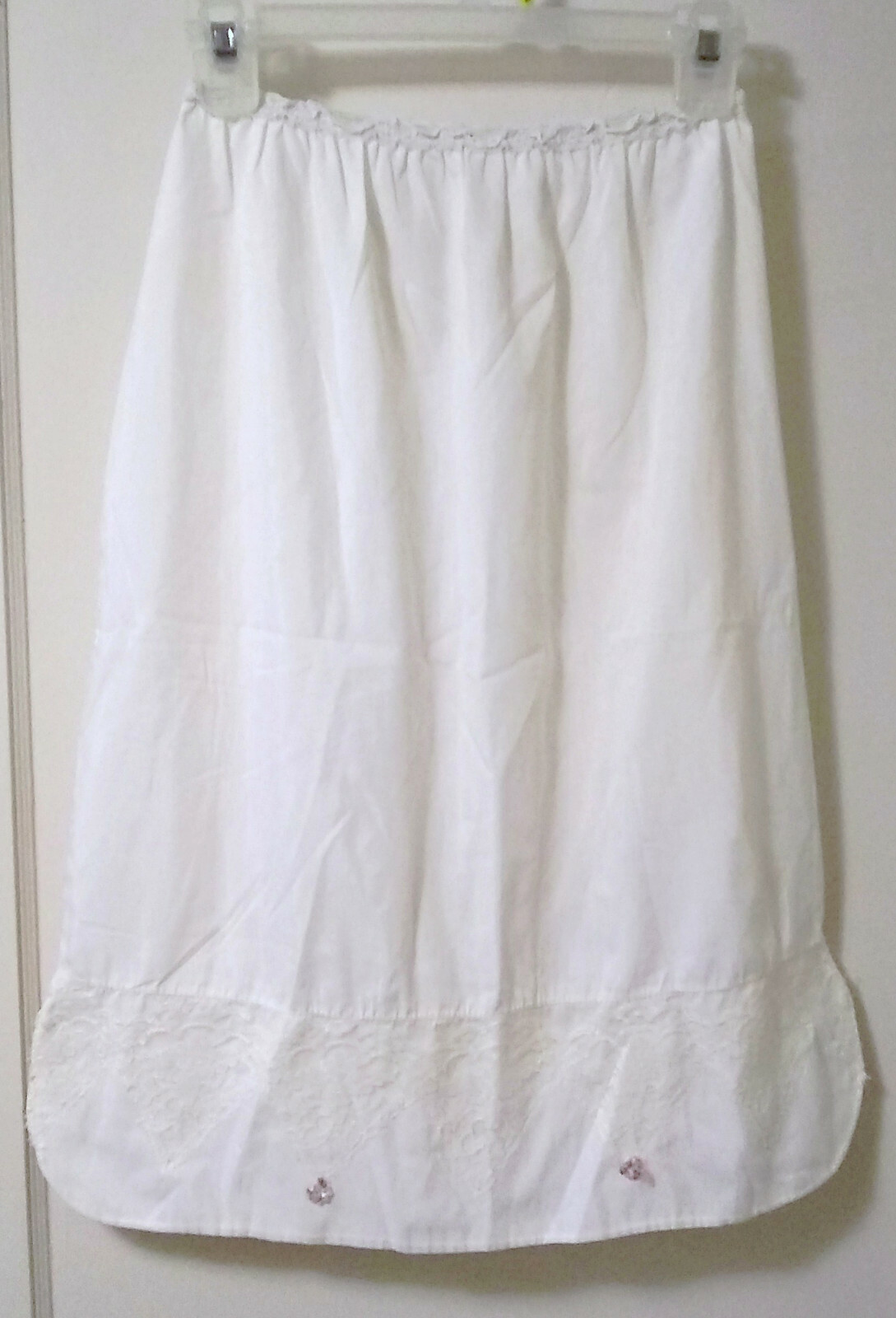 AVIAN VINTAGE WHITE HALF SLIP LACE FLORAL HEM FULL ELASTIC WAIST MEDIUM SMALL M