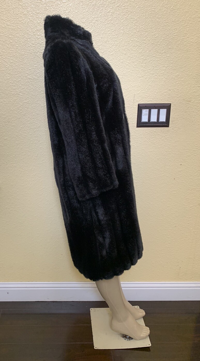 VTG Intrigue A Luxury Fabric By Glenoit Size 12 Black Faux Fur Mink Coat