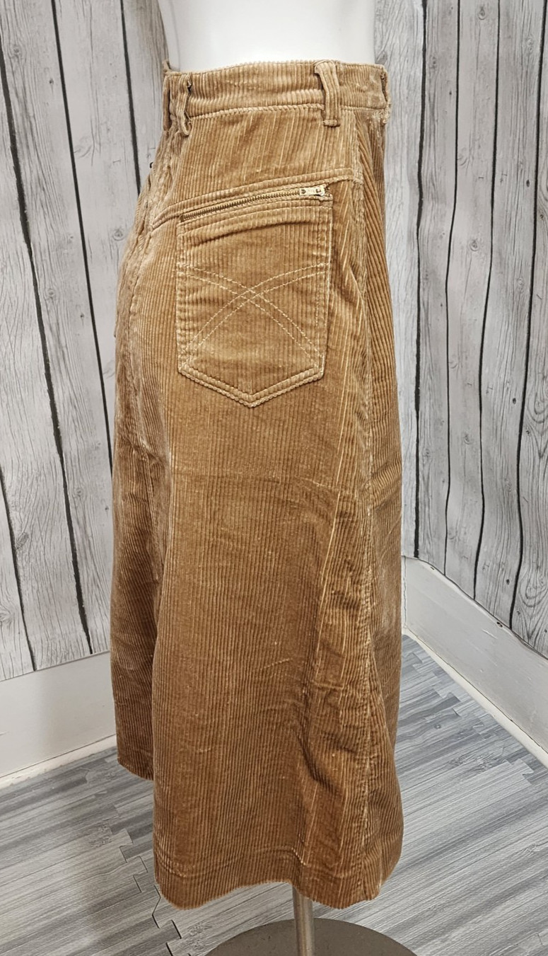 Vintage Tan Corduroy Midi Skirt 26.5” Waist YKK Zip Pockets 30” Length