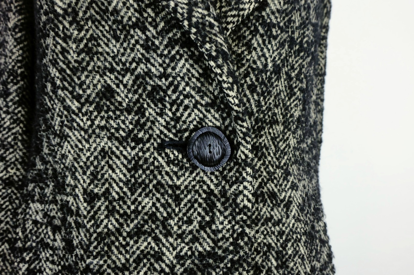 1950s true vintage COAT size 38/40 herringbone tweed large collar large buttons