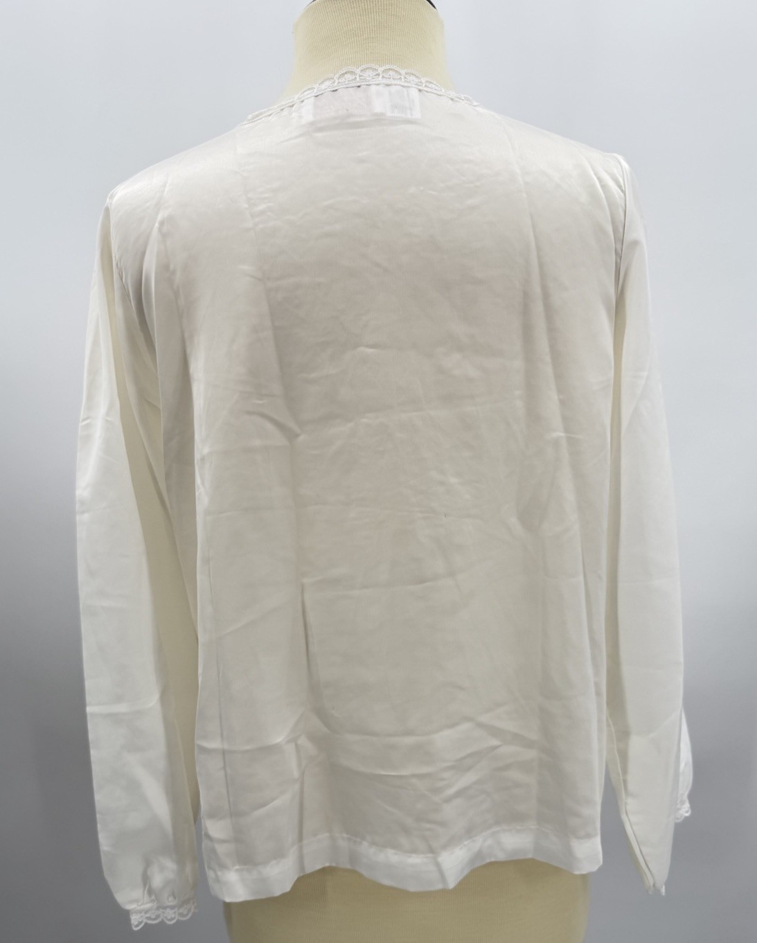 Vintage Barbizon Lounge Wear White Bed Jacket Medium Satin Floral Embroidered