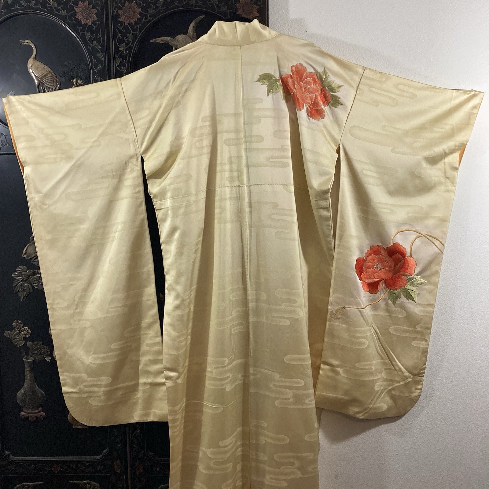 Vintage Embroidered Silk Kimono Robe