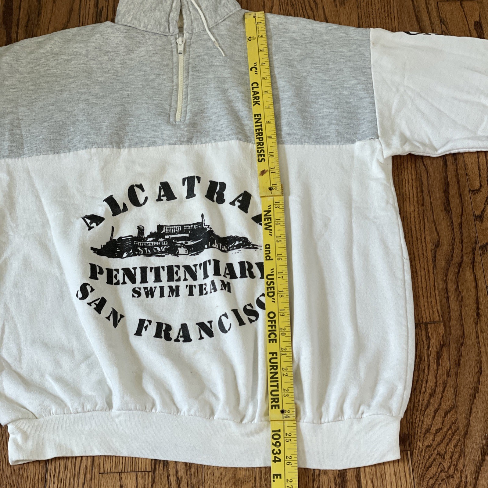 VINTAGE ALCATRAZ SWIM TEAM SWEATSHIRT 1980’s Women’s Sz Xl Worn Street Wear Cool