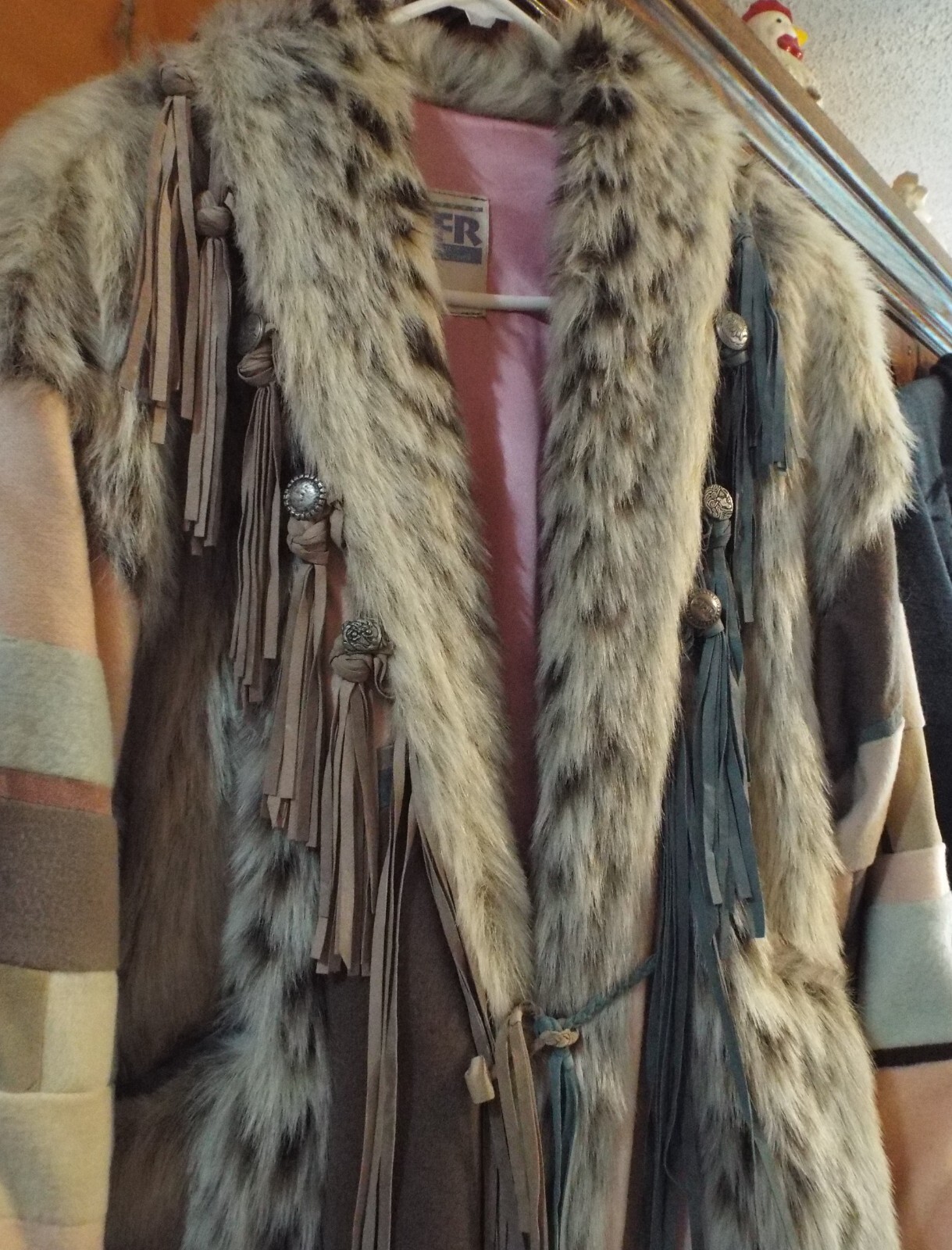 SANTA FE RE-CREATIONS – Vintage New Long Fur Fringe Western/Cowgirl Coat L/XL