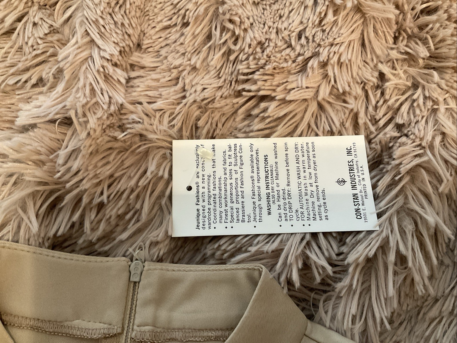 VINTAGE 60’s JEUNIQUE Beige Zipper Back Top Size 10 NEW WITH TAGS
