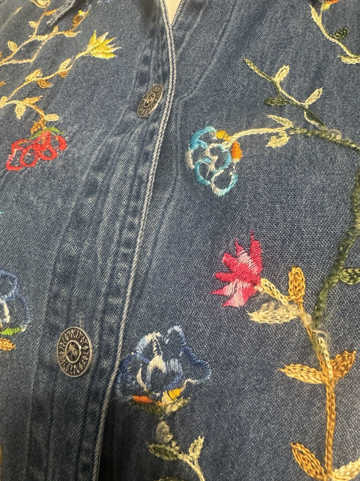Vintage 90’s Denim Shirt Sleeveless Size M Floral Embroidery Cottage-Core Granny