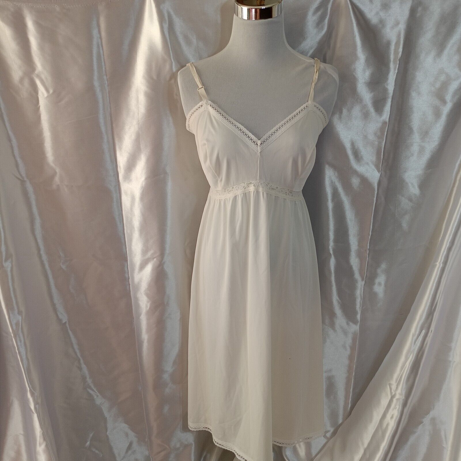 Vintage Leading Lady Sexy Full Slip Lingerie White Nylon Made in USA Size 38