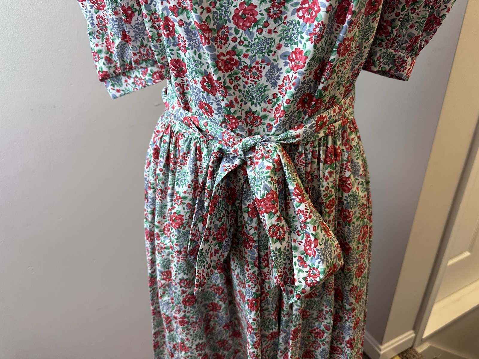 Pre-owned Vintage Laura Ashley Floral Print Maxi Dress Size 4