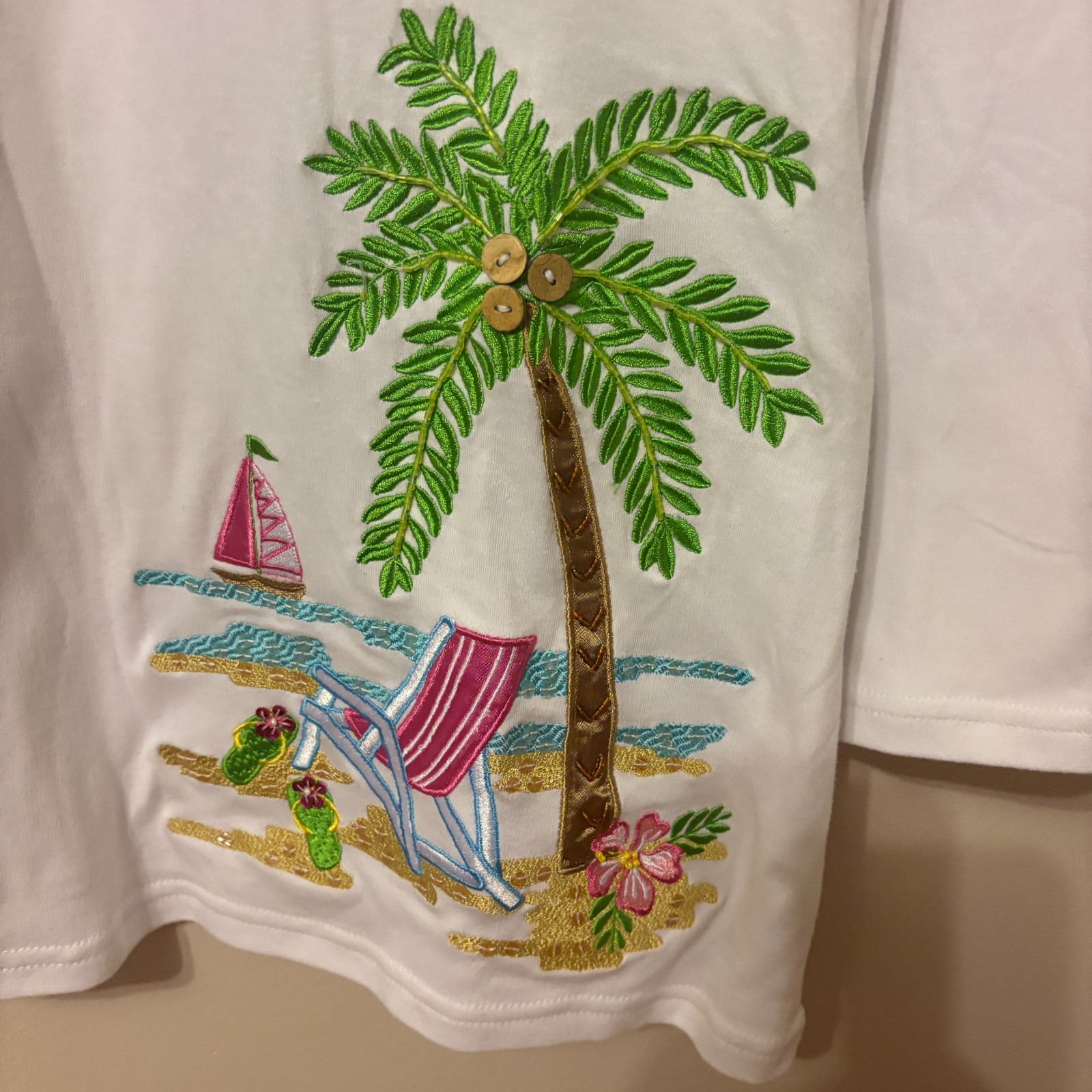 Quirky Vintage Top L Coastal Palm Trees Beach Scene Yacht Club Embroidered Luxe
