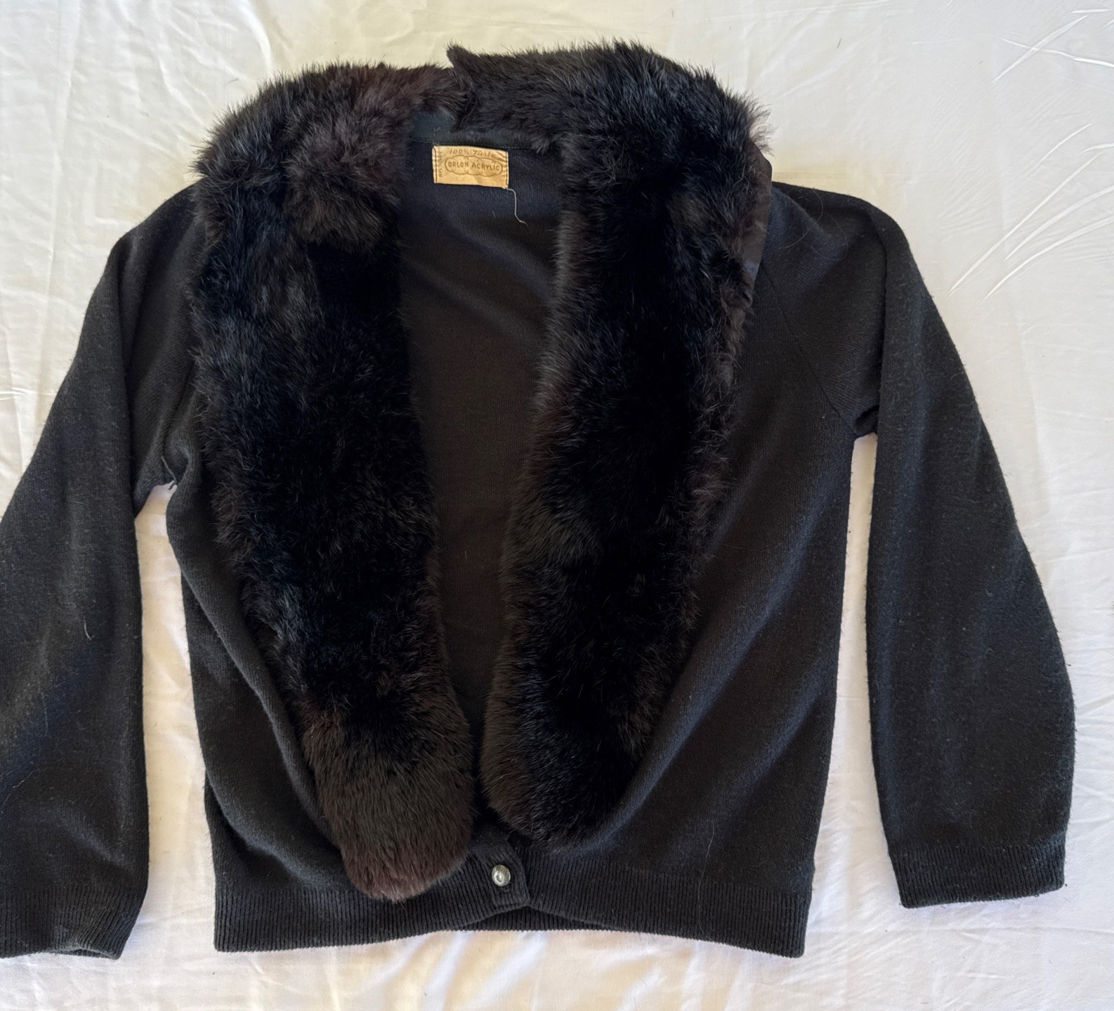 100 % Turbo Orlon Acrylic Knit Sweater with Fur Collar Size Small Vintage