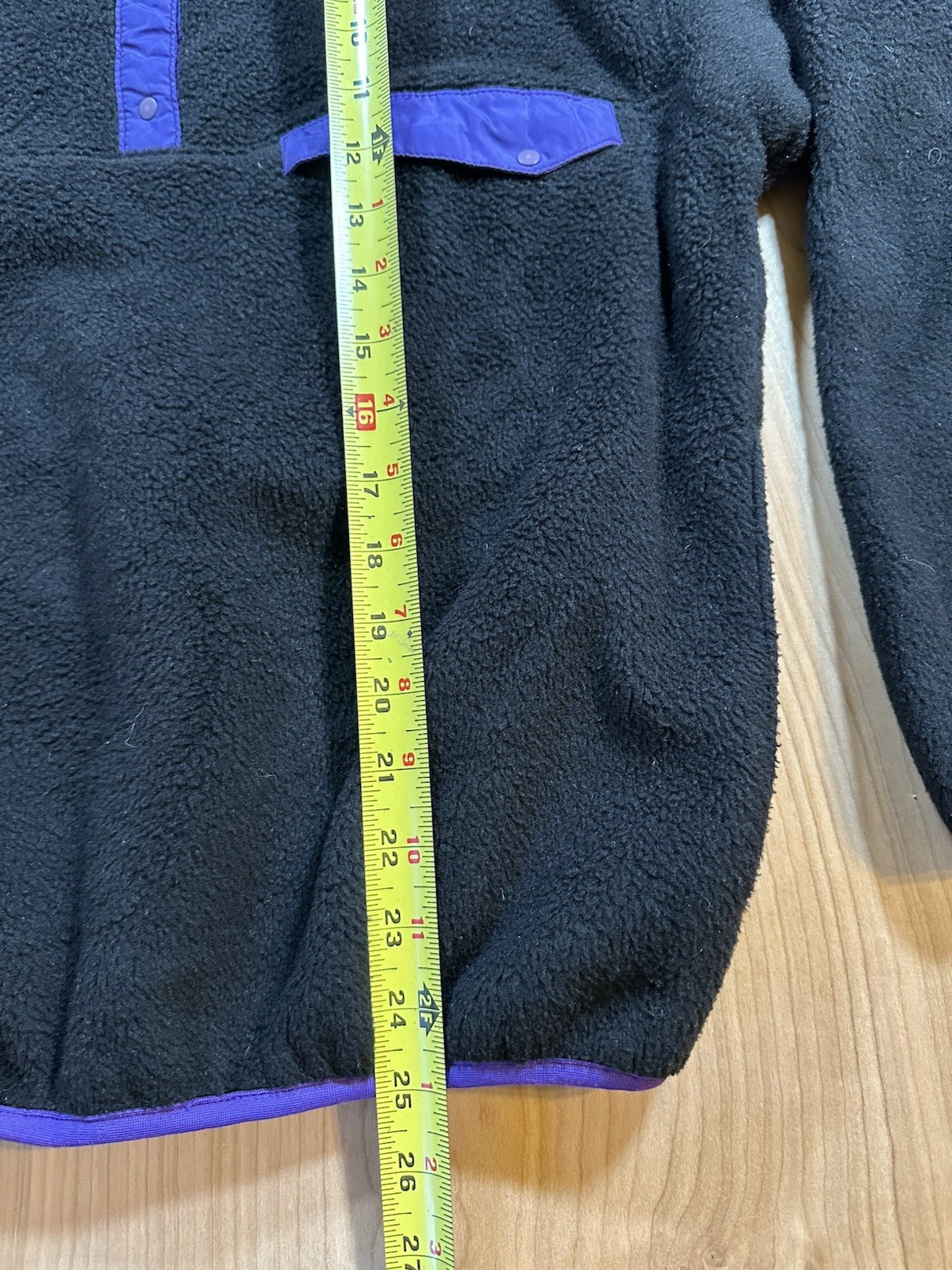 vintage 1980’s EASTERN MOUNTAIN SPORTS fleece pullover BLACK womans purple MED