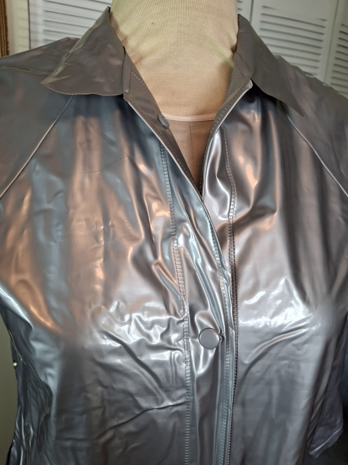80’s Vintage KENN SPORN WIPPETTE Vinyl Shiny Raincoat Slicker Size Small