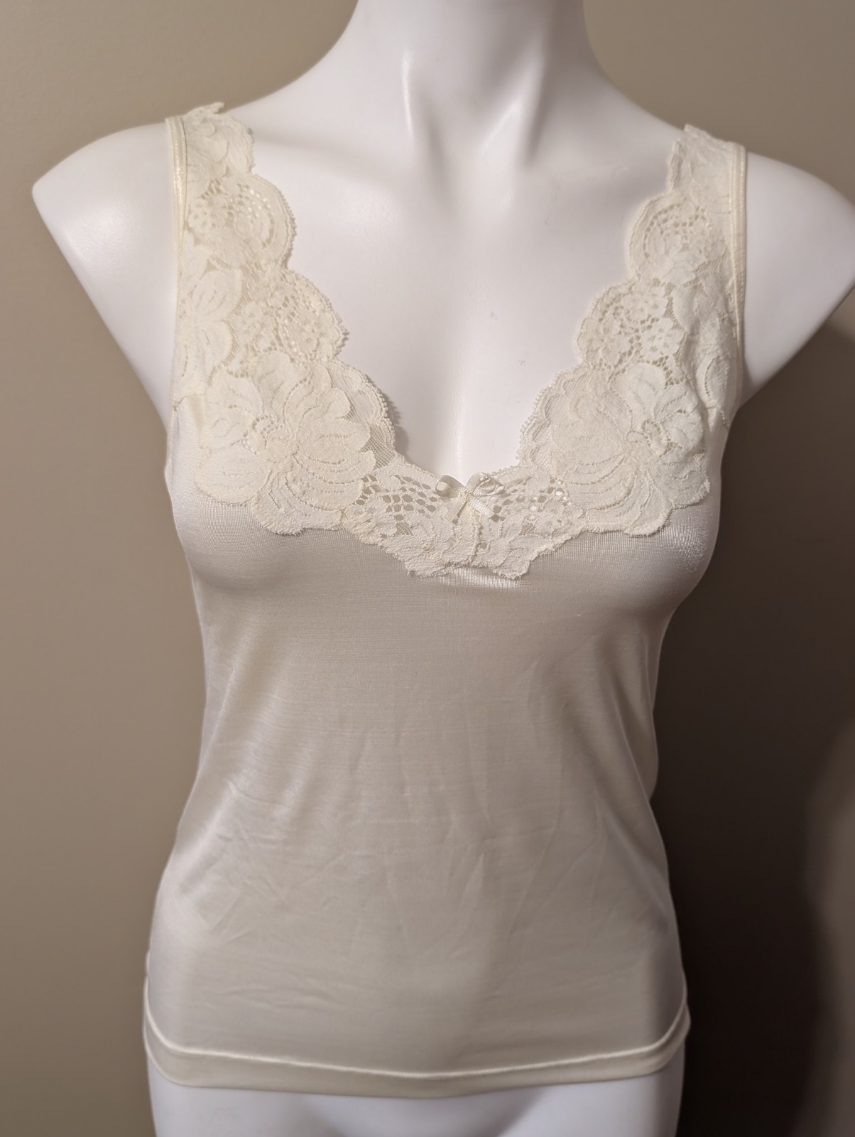 Vintage Vanity Fair IVORY Camisole/Tank Top Wide Straps/Lace Size: 36