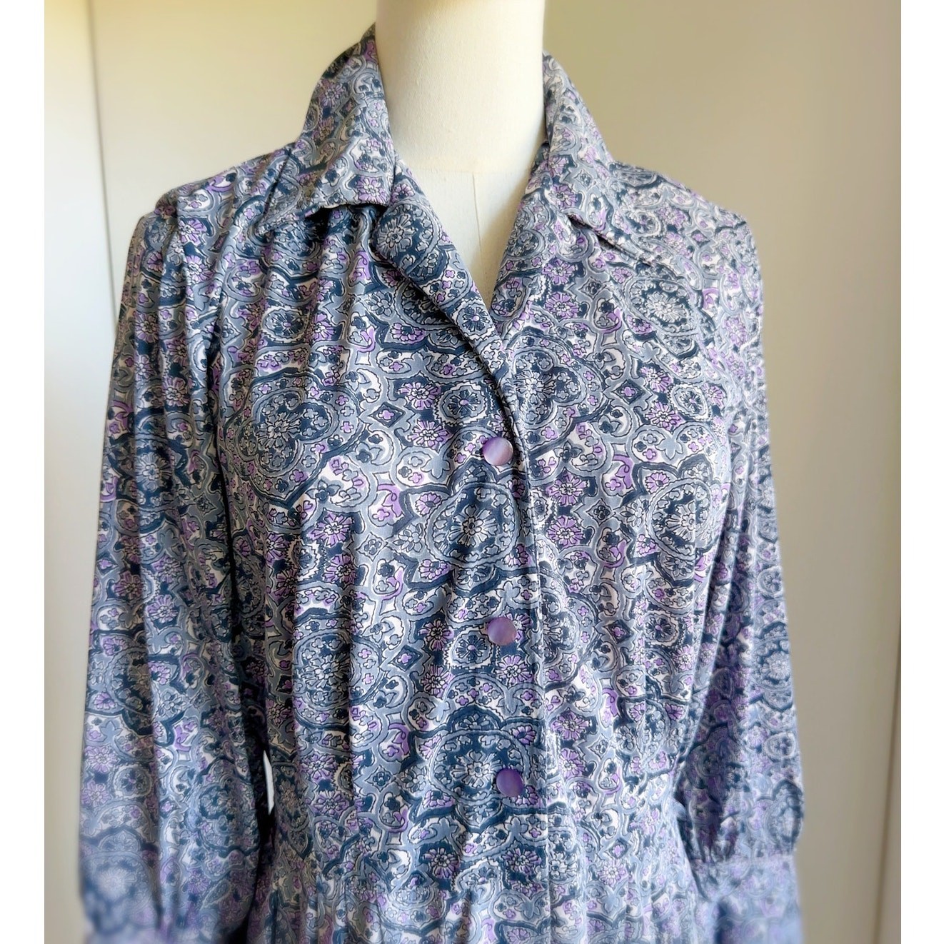 Vintage 70s Womens Dress Graphic Print Size M Gray Purple Day Dress Retro