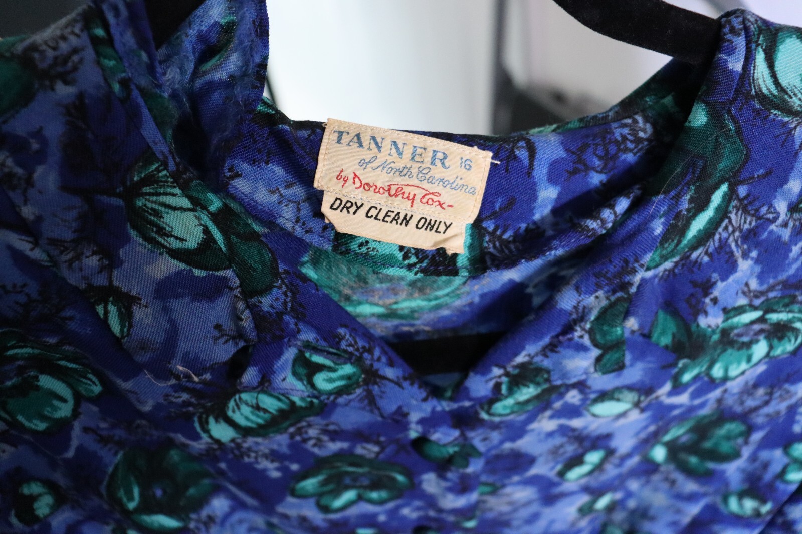 Rare Vintage 1950’s-1960’s Blue Wool Floral Print Dress Size 8-10