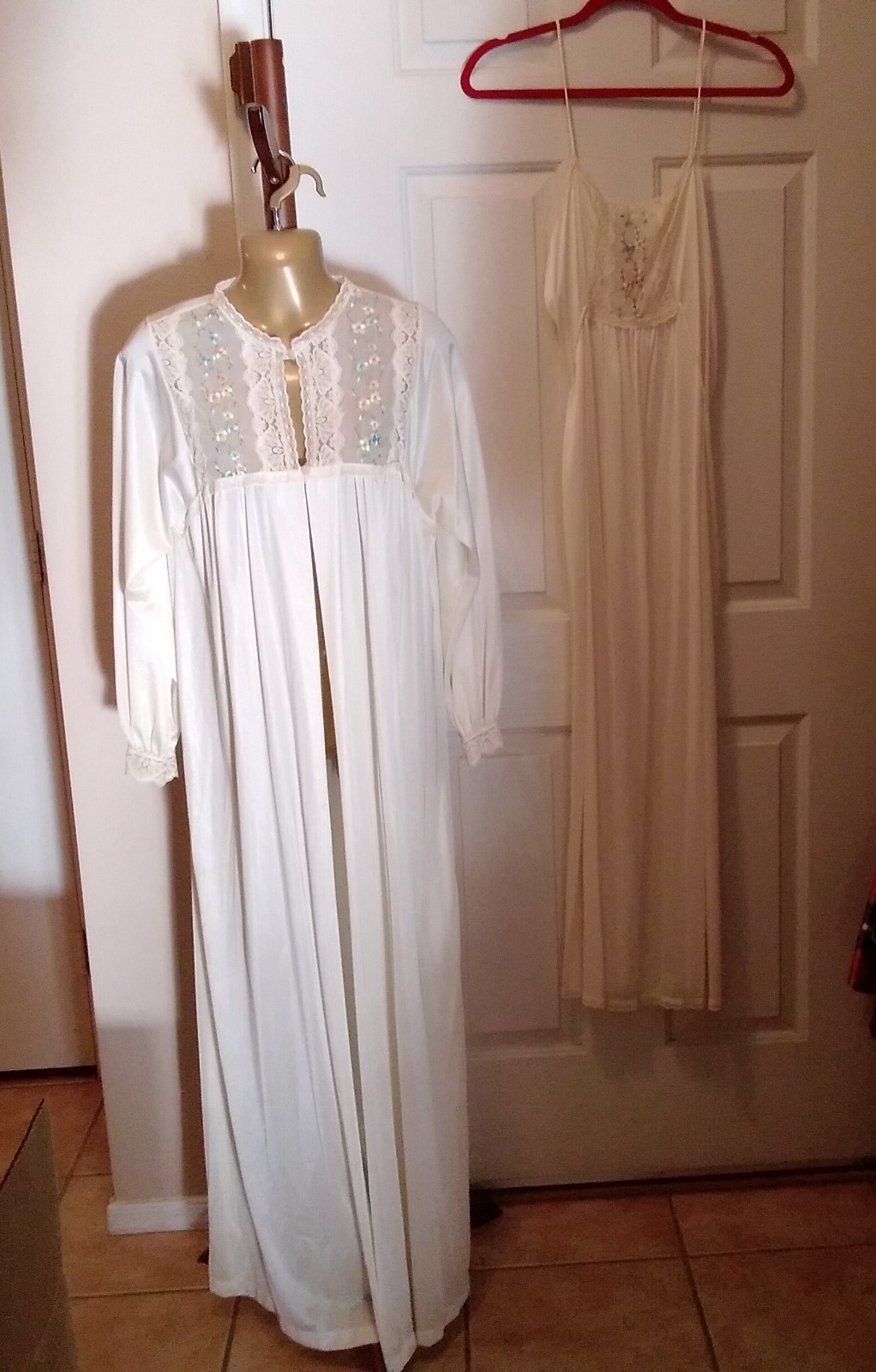 Vintage Sears 2pc Embroidered Bodice Long Nightgown & Robe Small 32/34