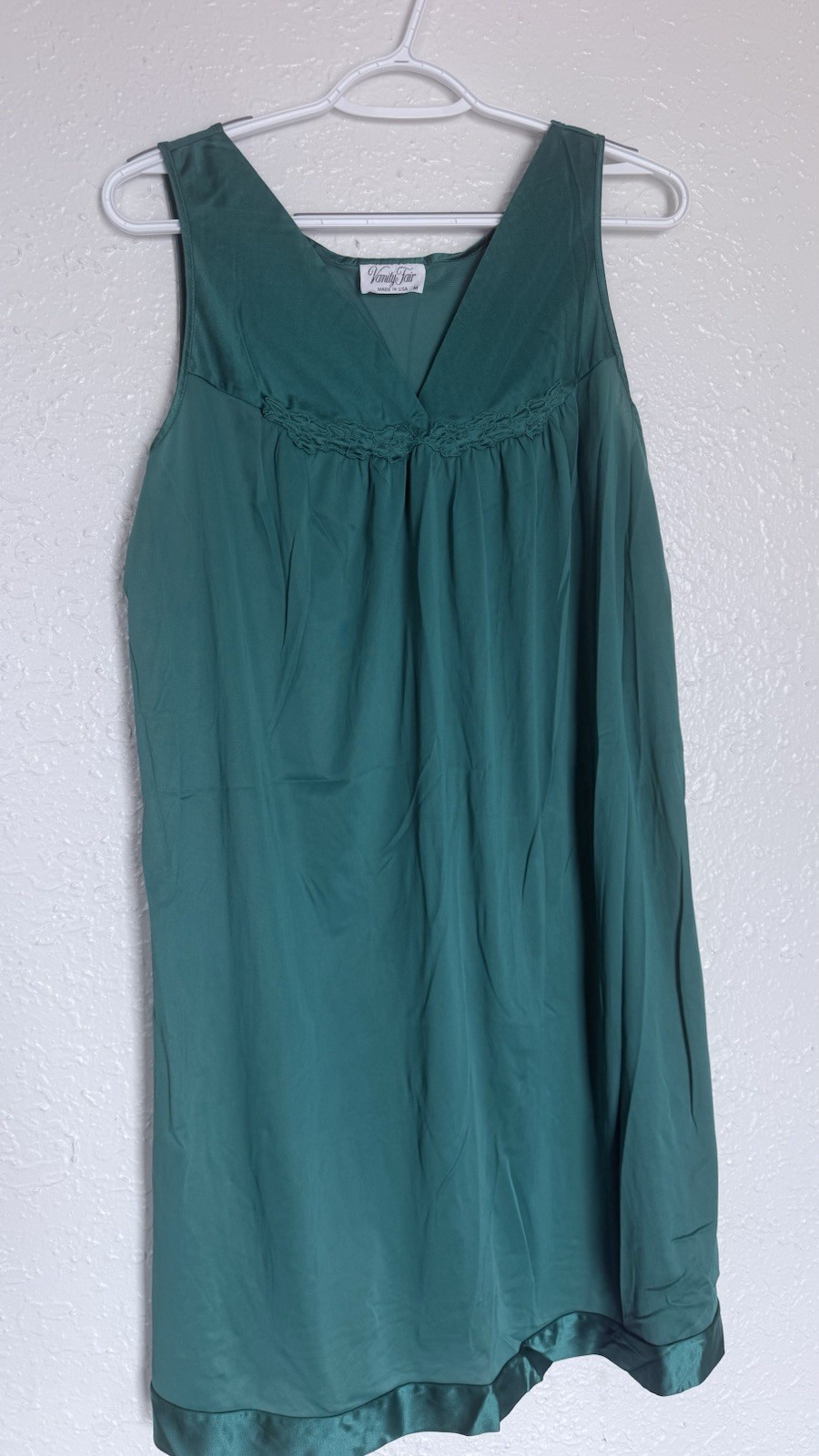 Vintage Vanity Fair Nightie Green Sleeveless Nylon Nightgown M USA