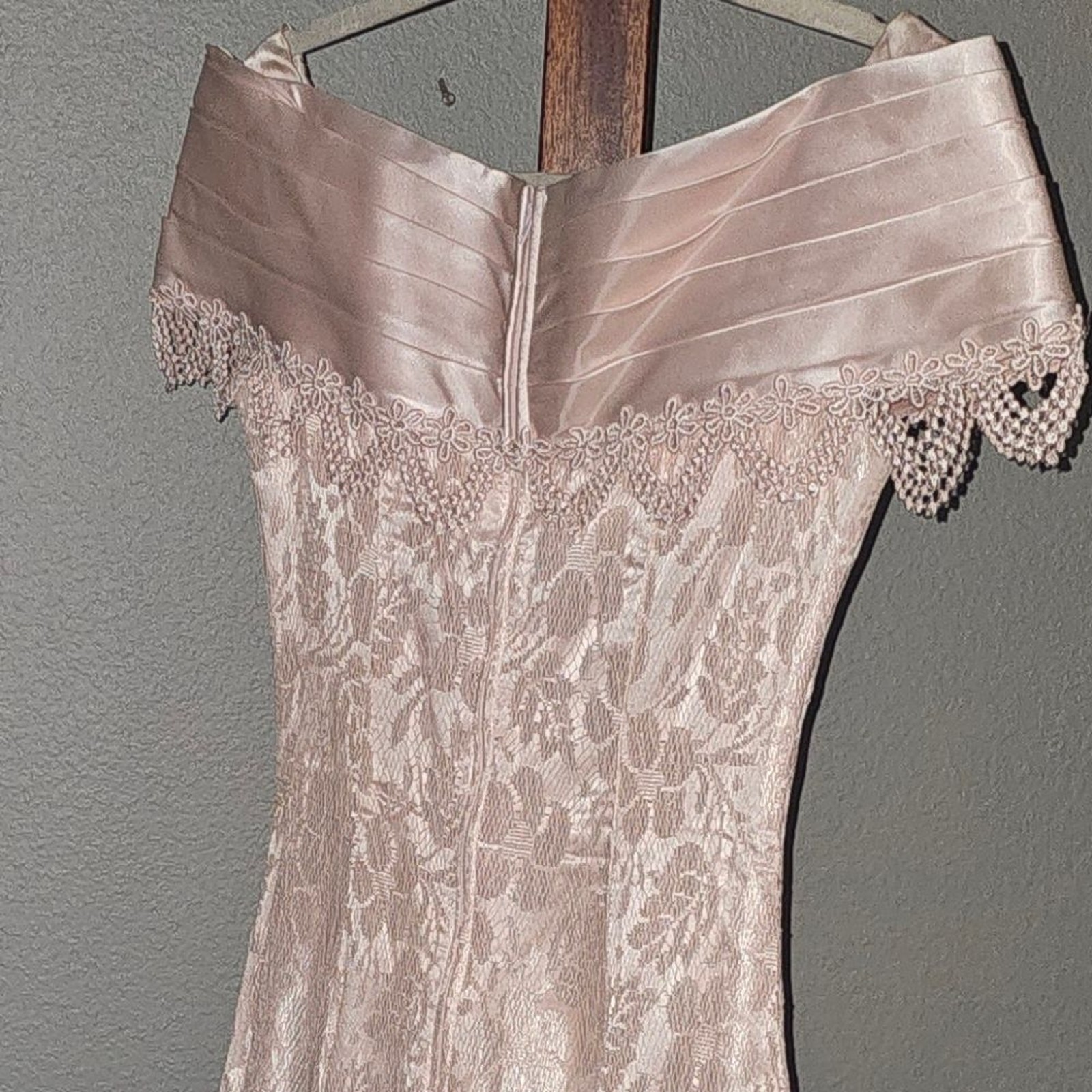Michaelangelo Vintage Pink Lace Off-Shoulder Midi Dress Small