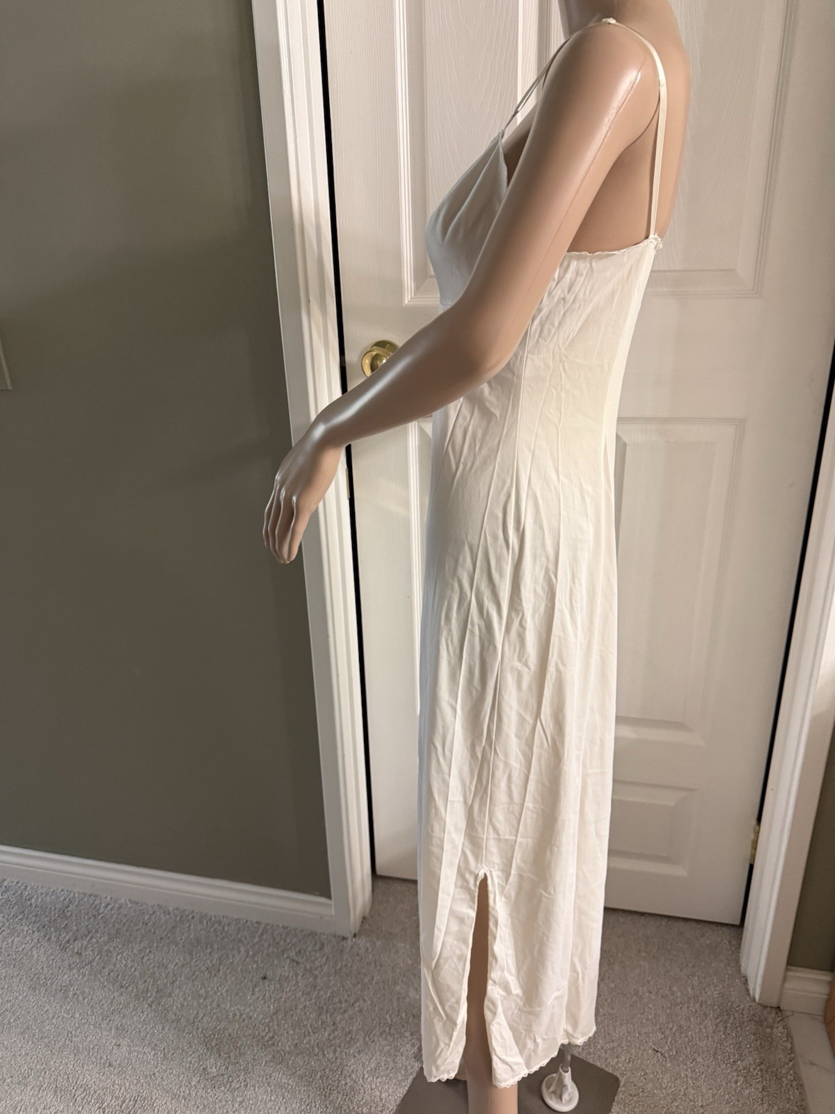 Vintage 60s Vanity Fair White Lace Adjustable Straps Nylon Slip 34 LL