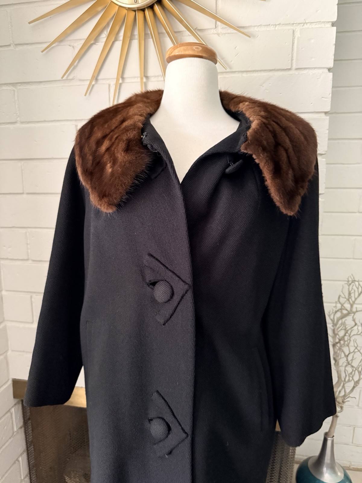 Vintage Long Black Swing Fabric Coat 50s 60s Real Fur Collar M USA jacket winter