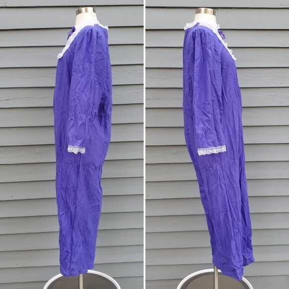 Vintage 70s Boho Spotlight NWT Soft Purple and Lace Floral Slip Nightgown Md