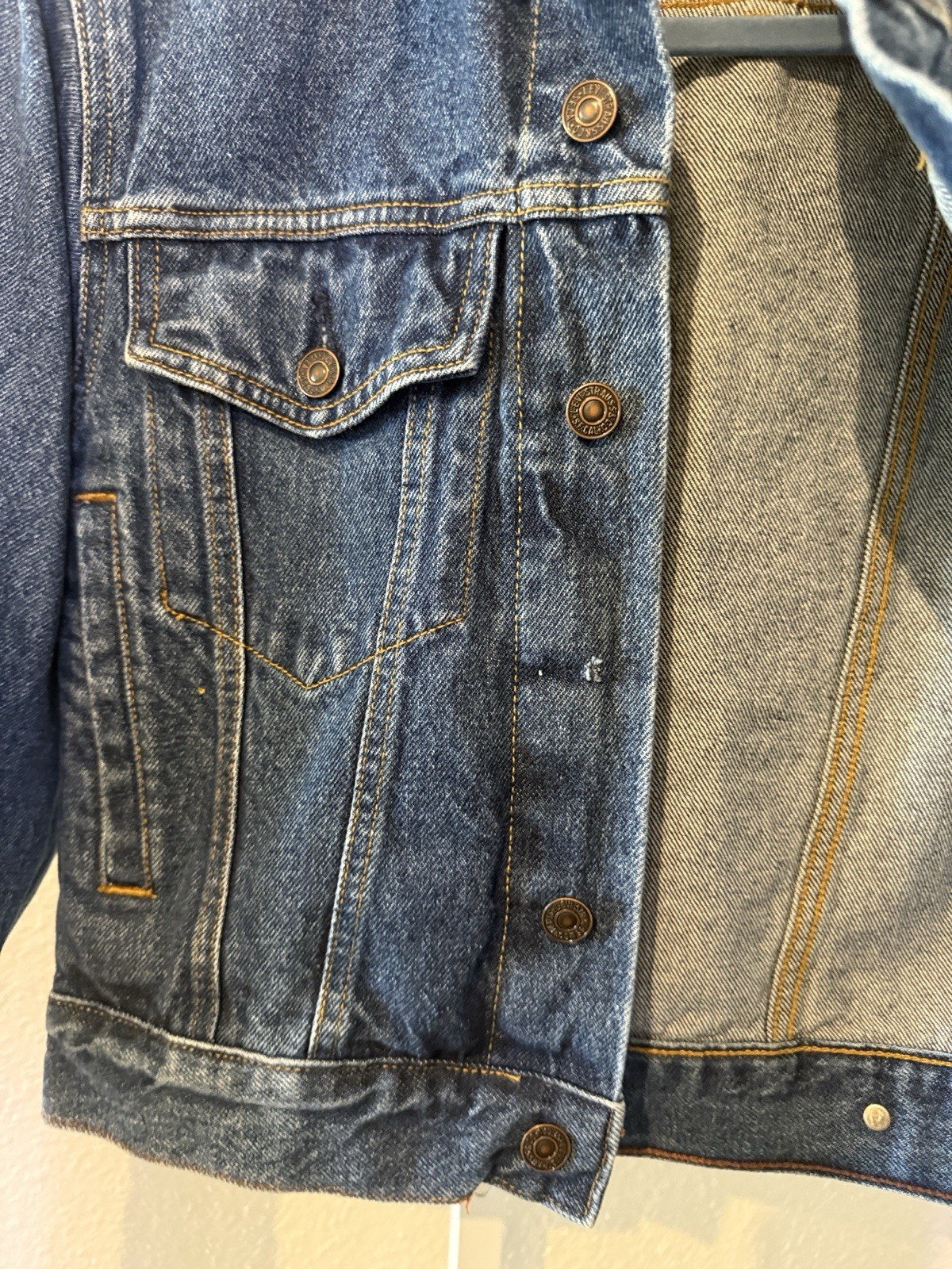 Levi Strauss Signature Vintage Classic Blue Denim Jacket with Tan Stitching S