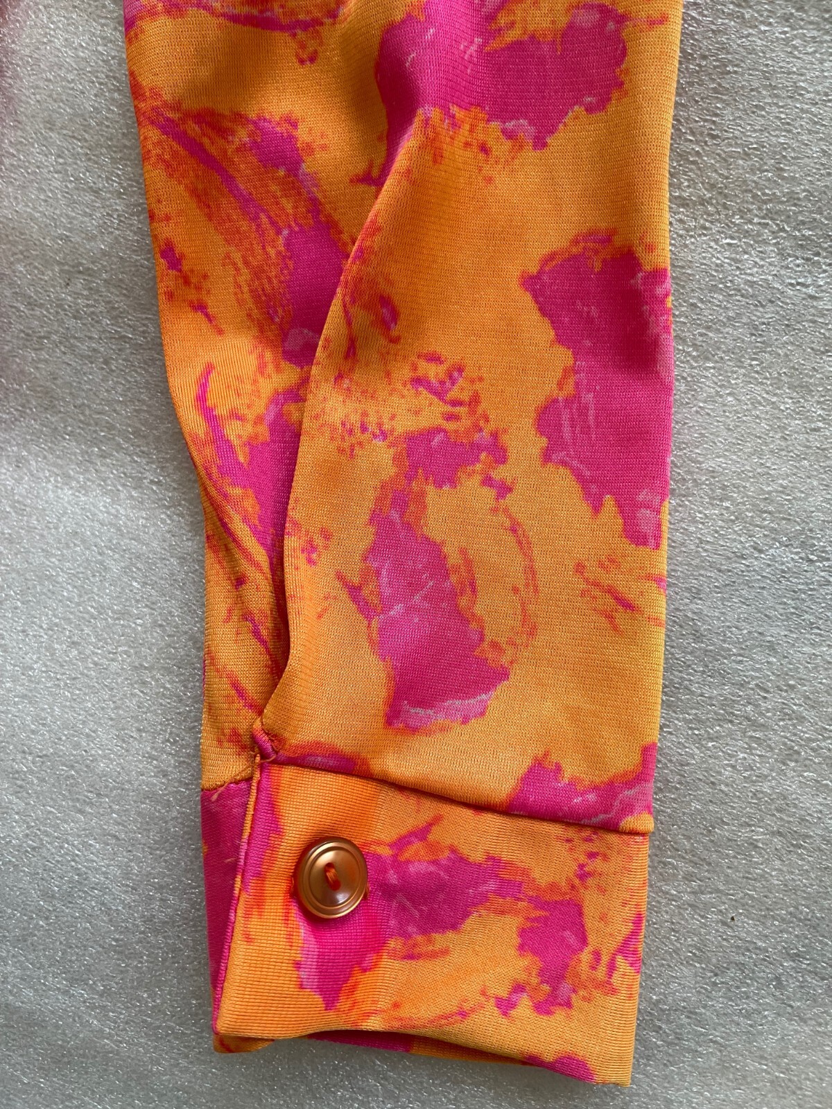 VINTAGE 60’S MOD SMALL 34″ BUST POLY ORANGE & PINK BLOUSE, BUTTON FRONT, EUC