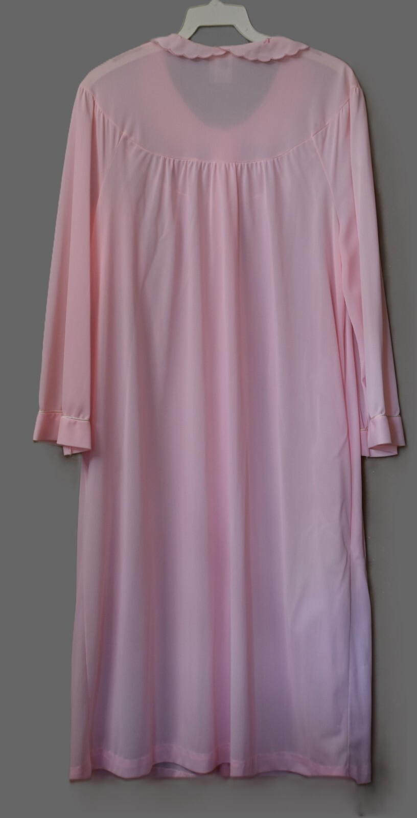 VTG Lightweight Semi-Sheer Nightgown Embroidered Size Medium Knee Length