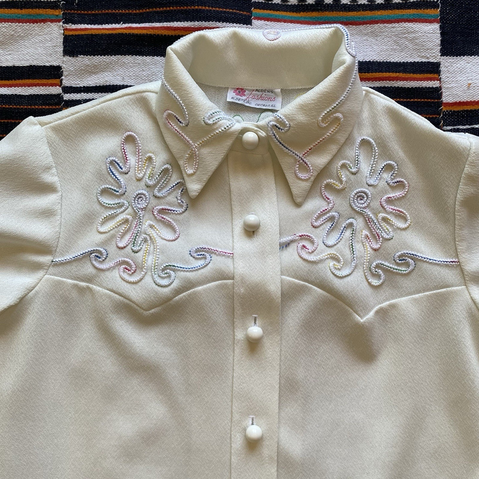 Vintage 1970’s Aldens Fashions Button Up Embroidered Button Up. Size S/M. Rare.
