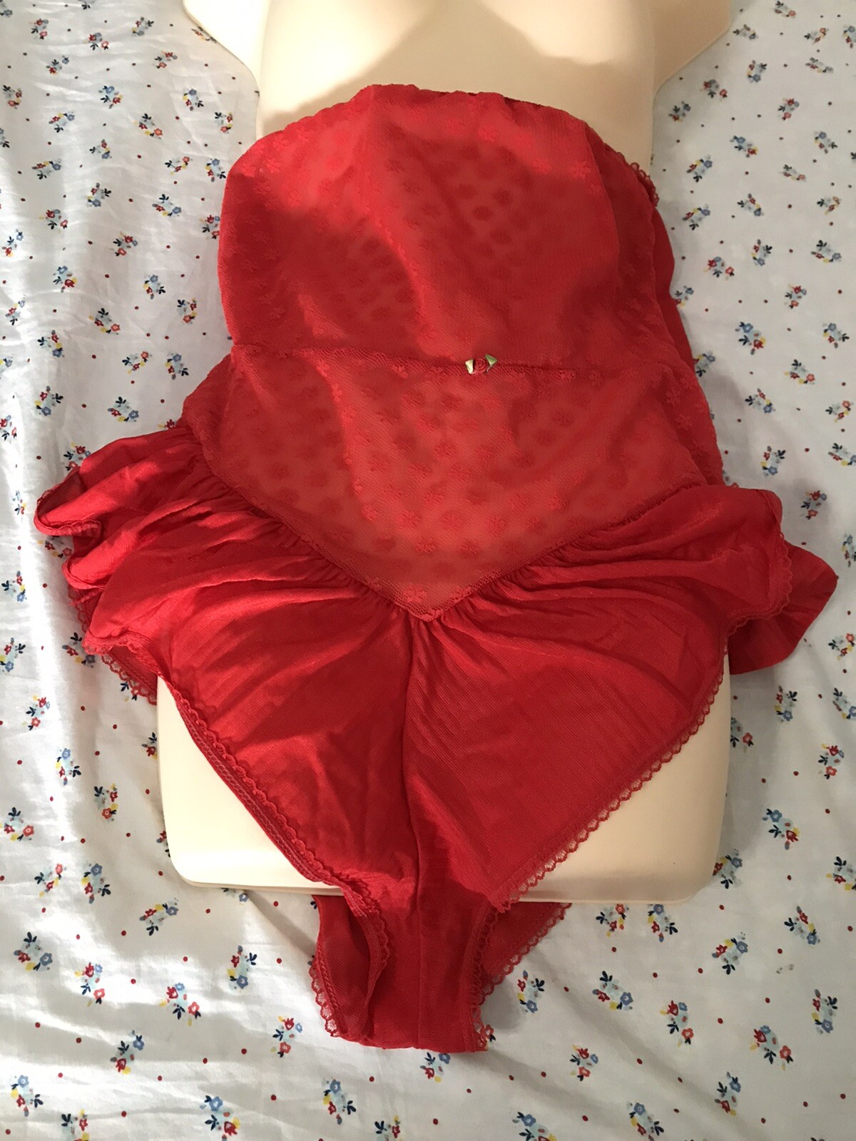 VINTAGE Spotlight Beautiful Red Panties 100% Nylon Size S