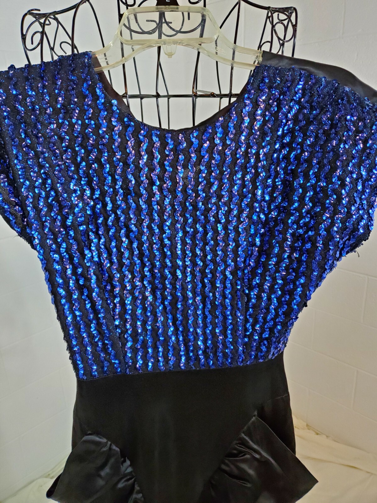 Diamond’s Run VTG 1980s Disco Party Satin Sequins Black Blue Dress Size 4