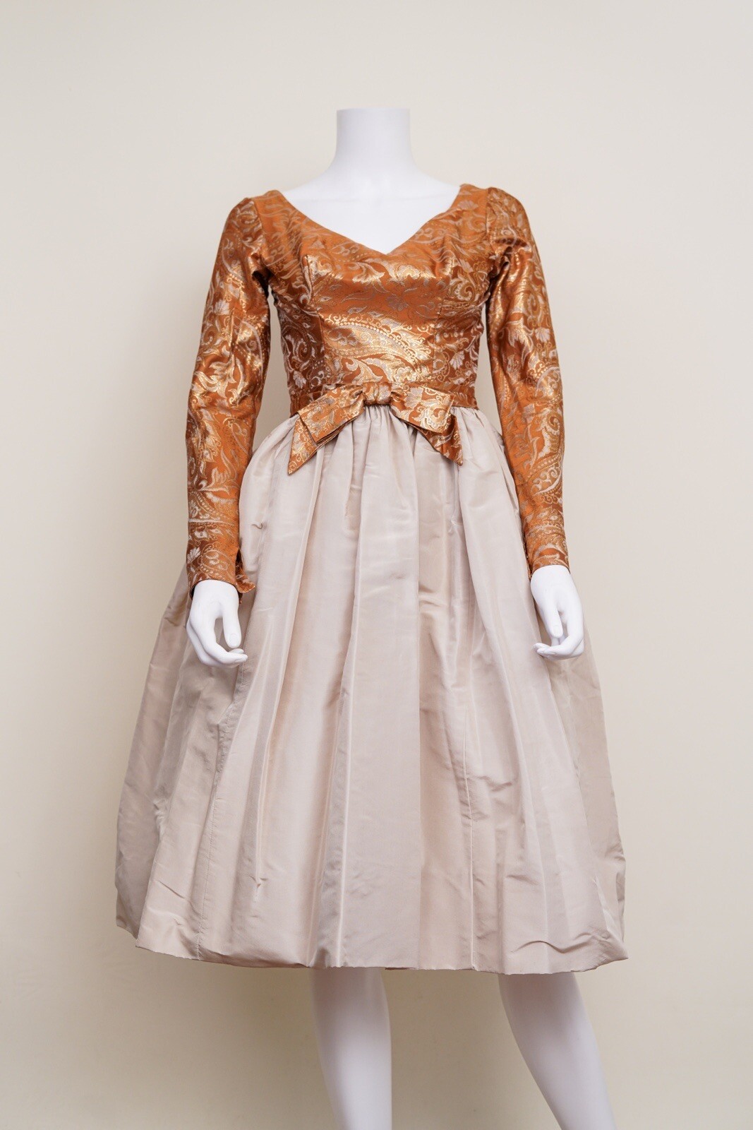 Vintage Edward Abbott Gold Long Sleeve Dress with Paisleys & Waist Tie Size 10