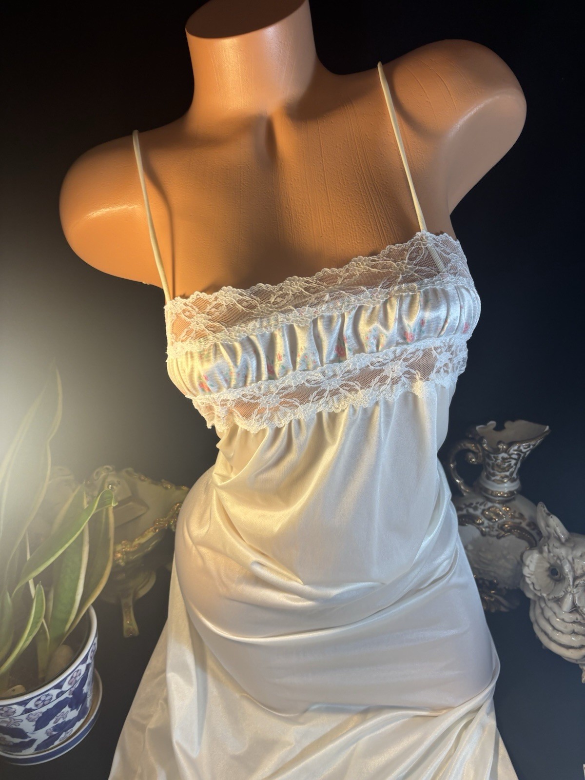 Vtg SILKY SOFT LONG FLORAL LACE RUFFLE GOWN NIGHTIE NIGHTGOWN