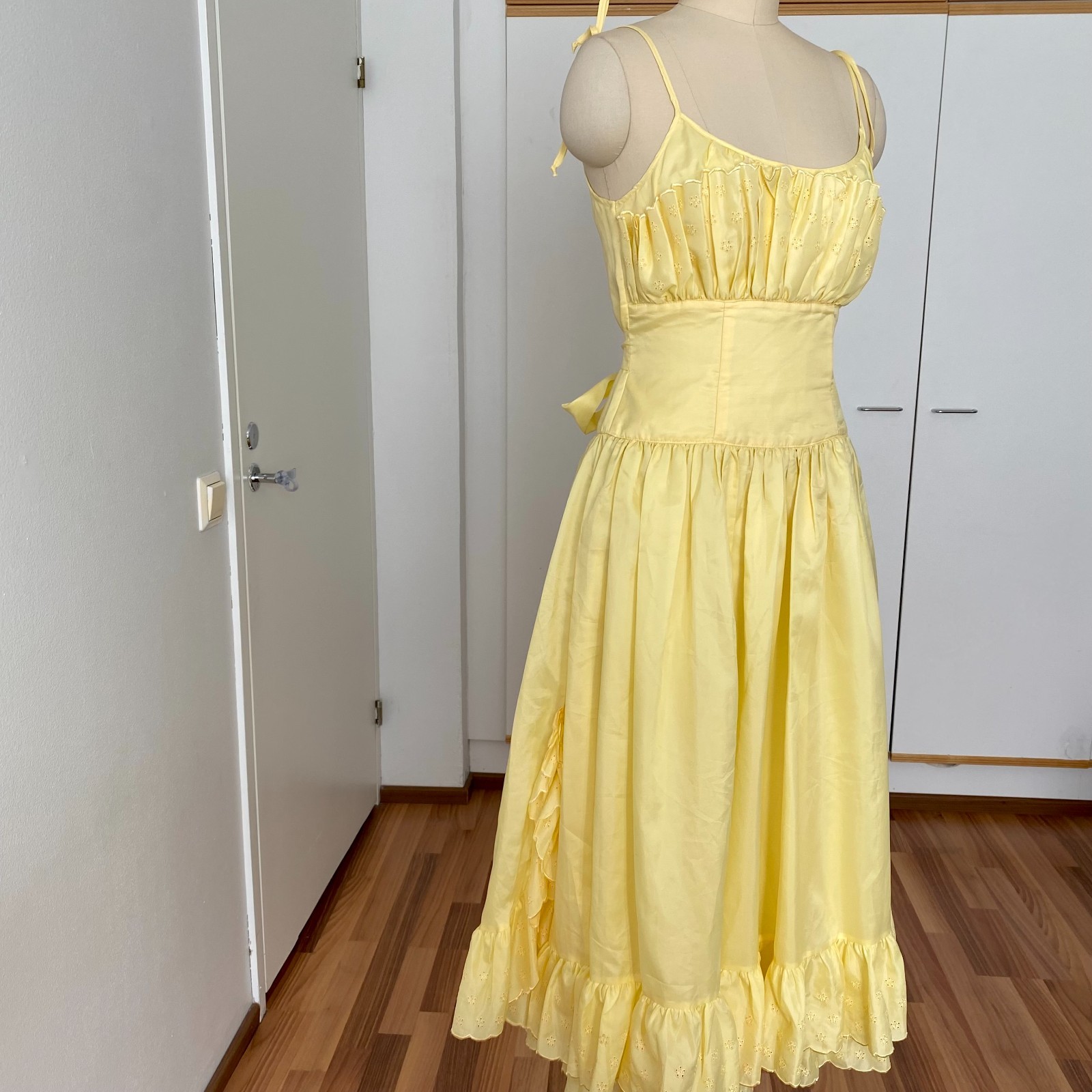 1980s Spaghetti Straps Ruffle Midi Dress Yellow Tiered Romantic Cottagecore EU36