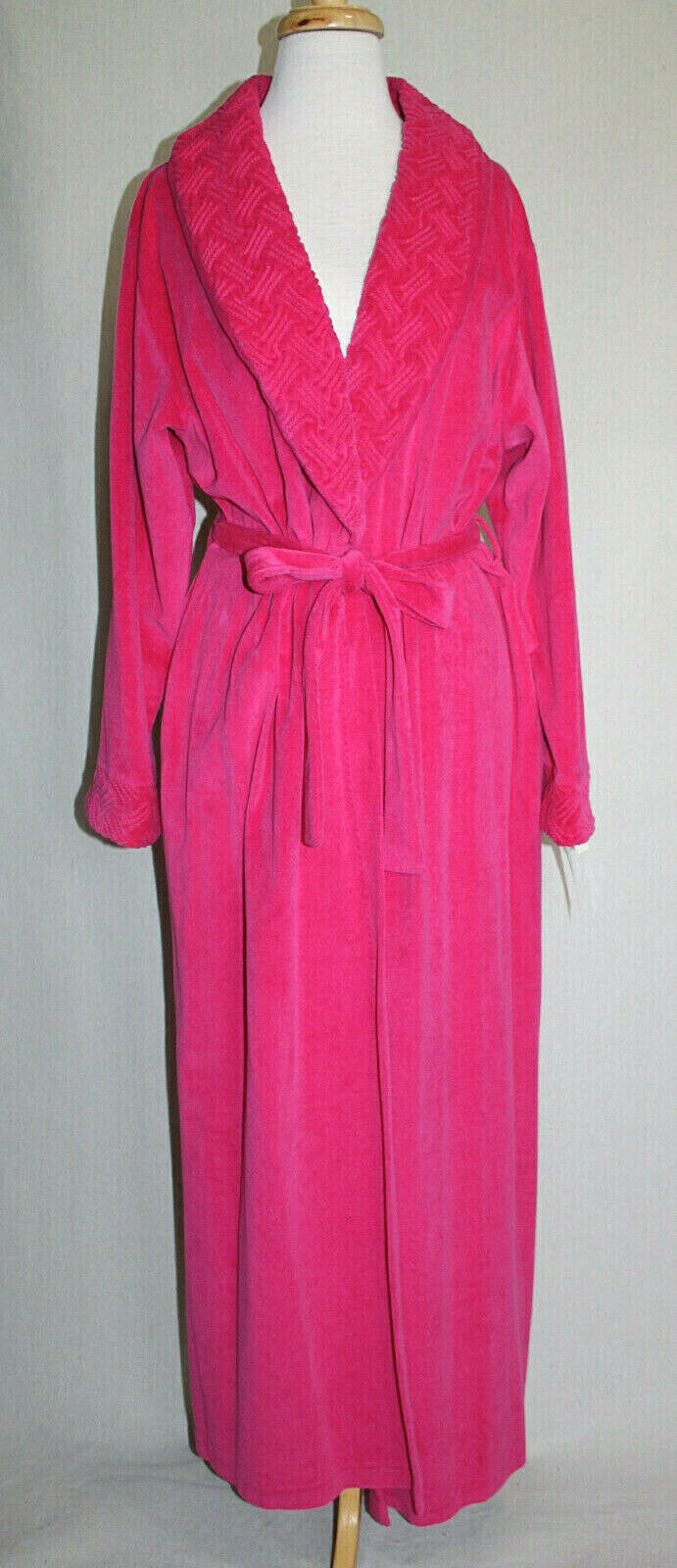 NEW! Vintage GERRY Plush Velour PINK Bathrobe w Embossed Design Trim Size Medium