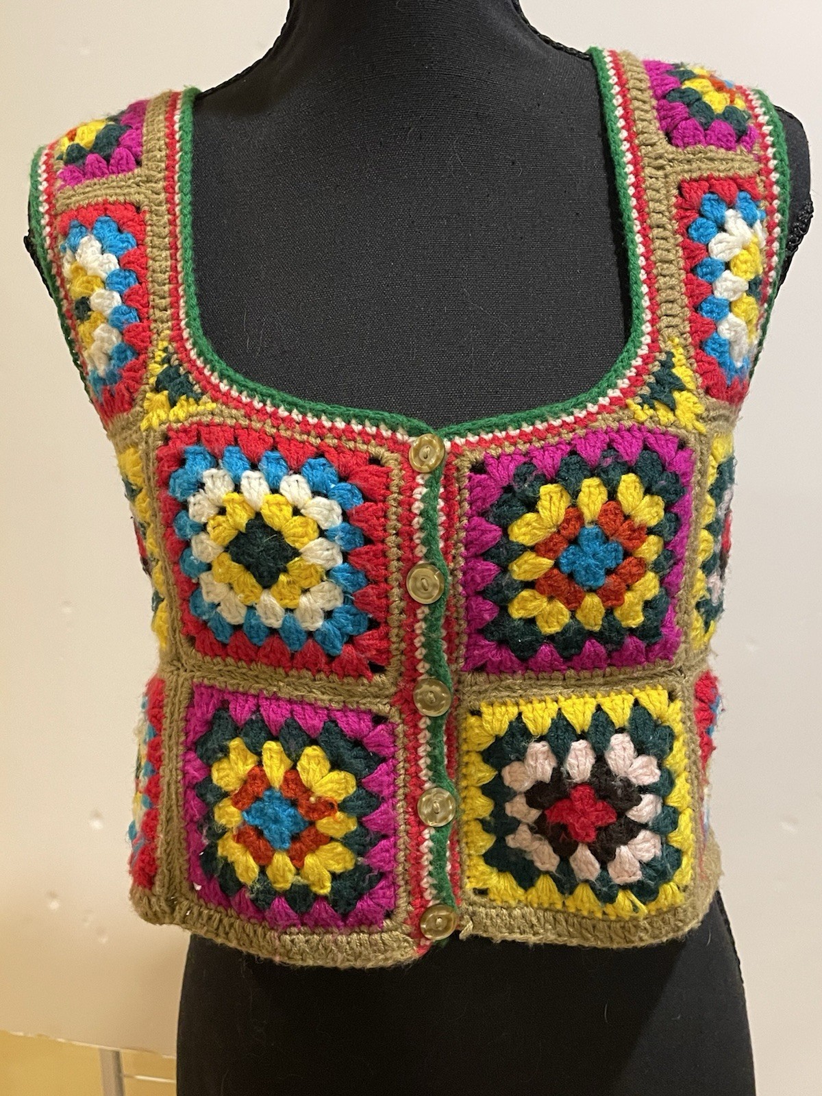 Vintage 70’s Charlie’s Girl Erika Elias Granny Square Crochet Vest Cropped XS