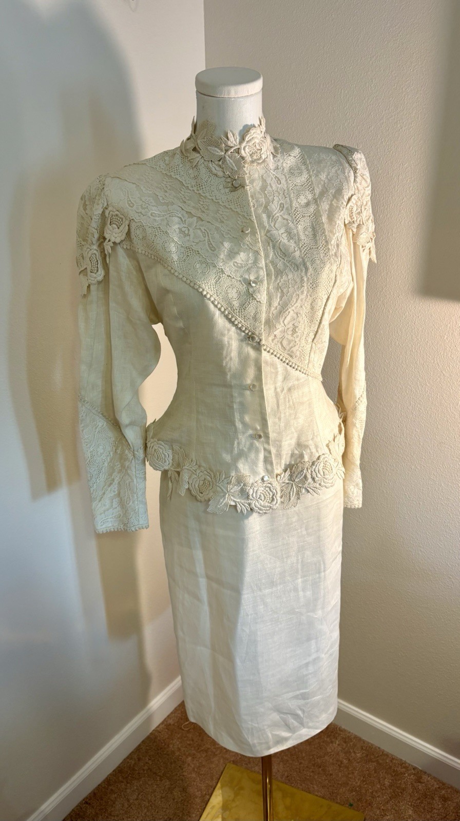 Beautiful Victorian Styled Lorrie Kabala Size 4 100% Imported Irish Linen 2 Pc