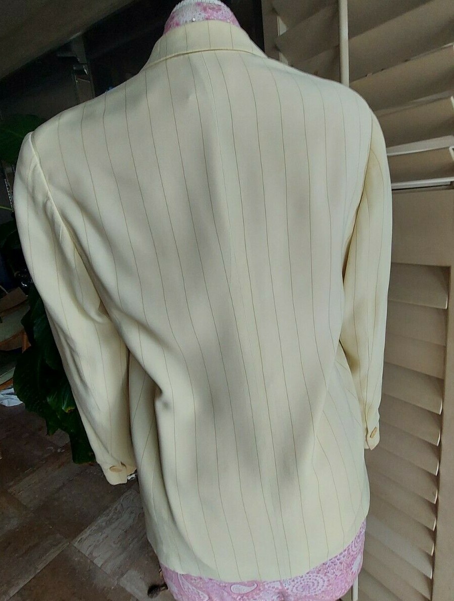 VTG Giorgio Armani Le Collezioni Italy sz 12 Beige cream pinstripe Blazer Jacket