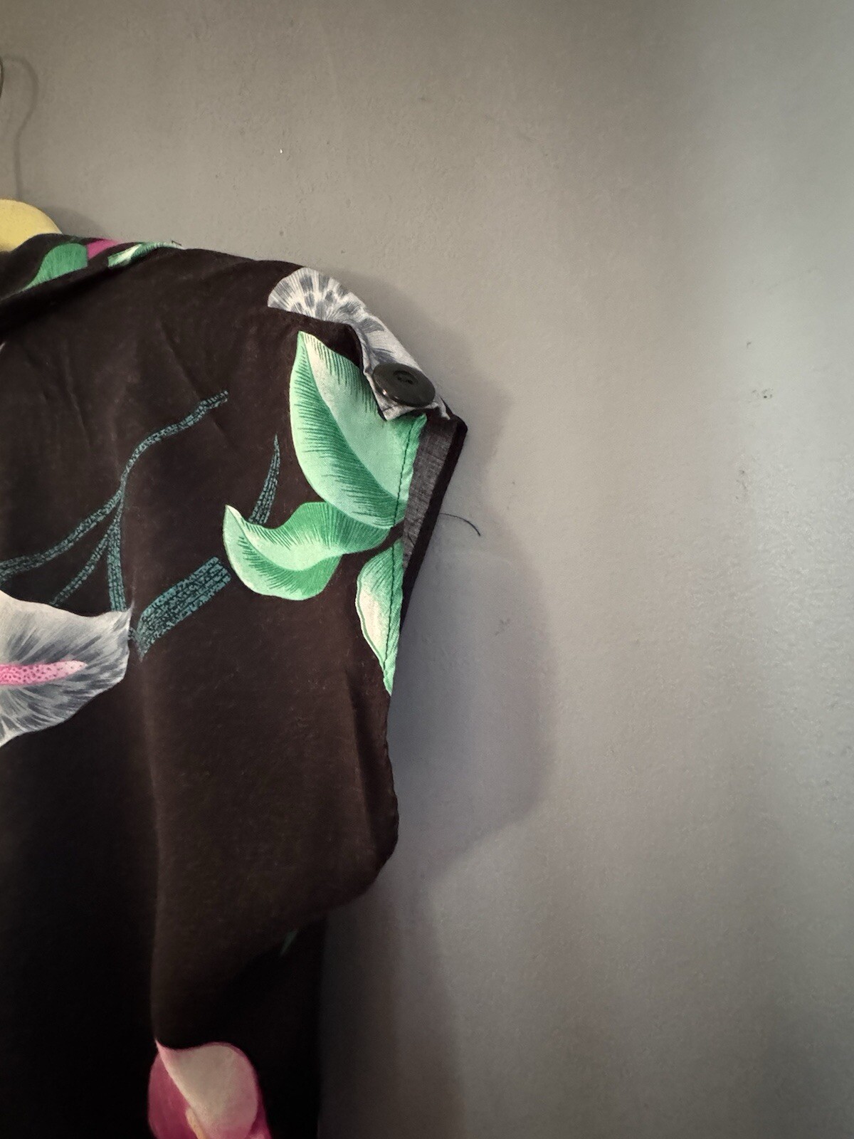 VTG Spotlight 1980’s Black Hawaiian Print Tie Tank & Matching Open Blouse Size M