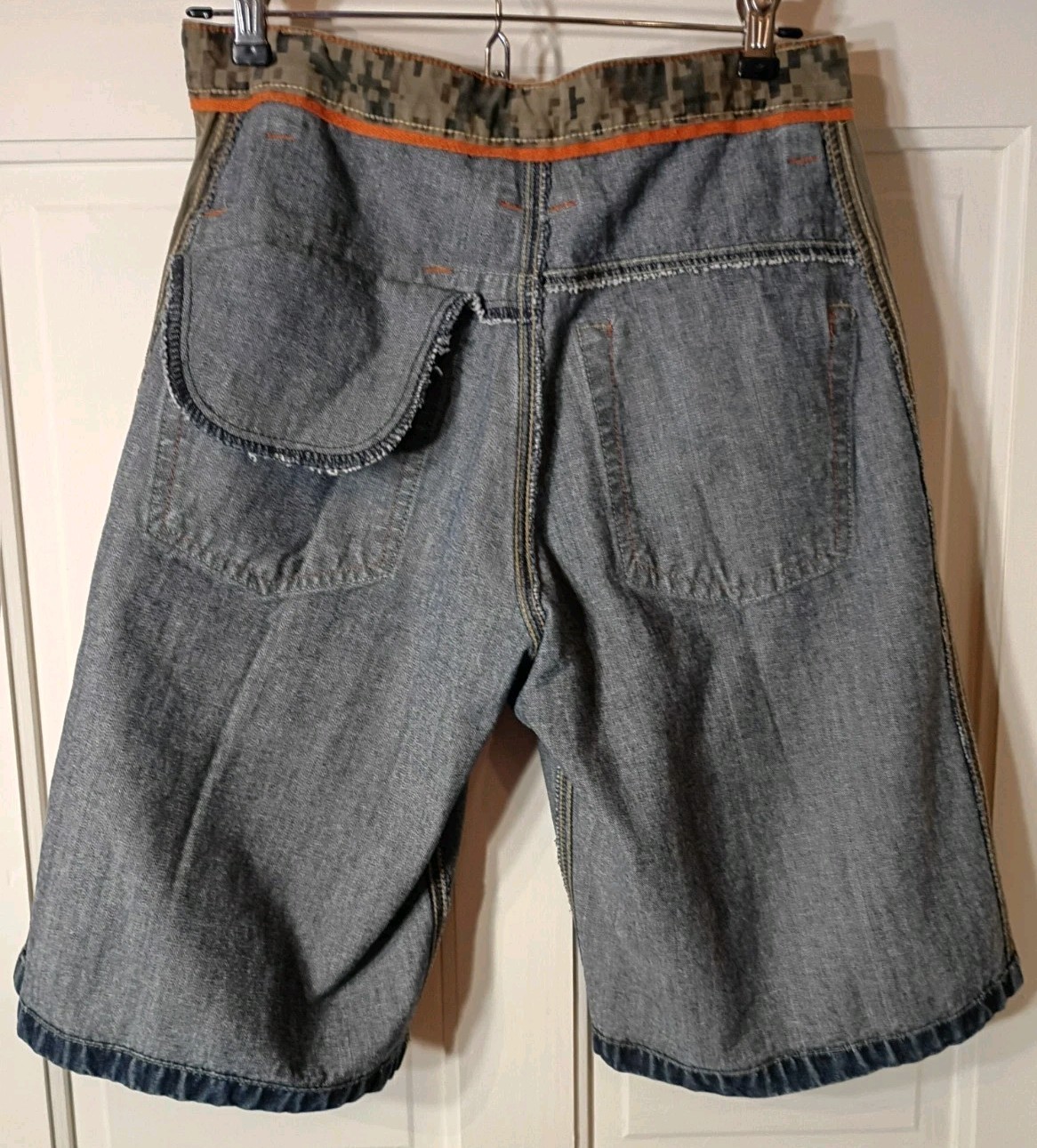 Vtg WRG JEANS CO. ATG Streetware SHORTS 16 Reg. 28″ Waist Unisex Y2K Denim/Camo
