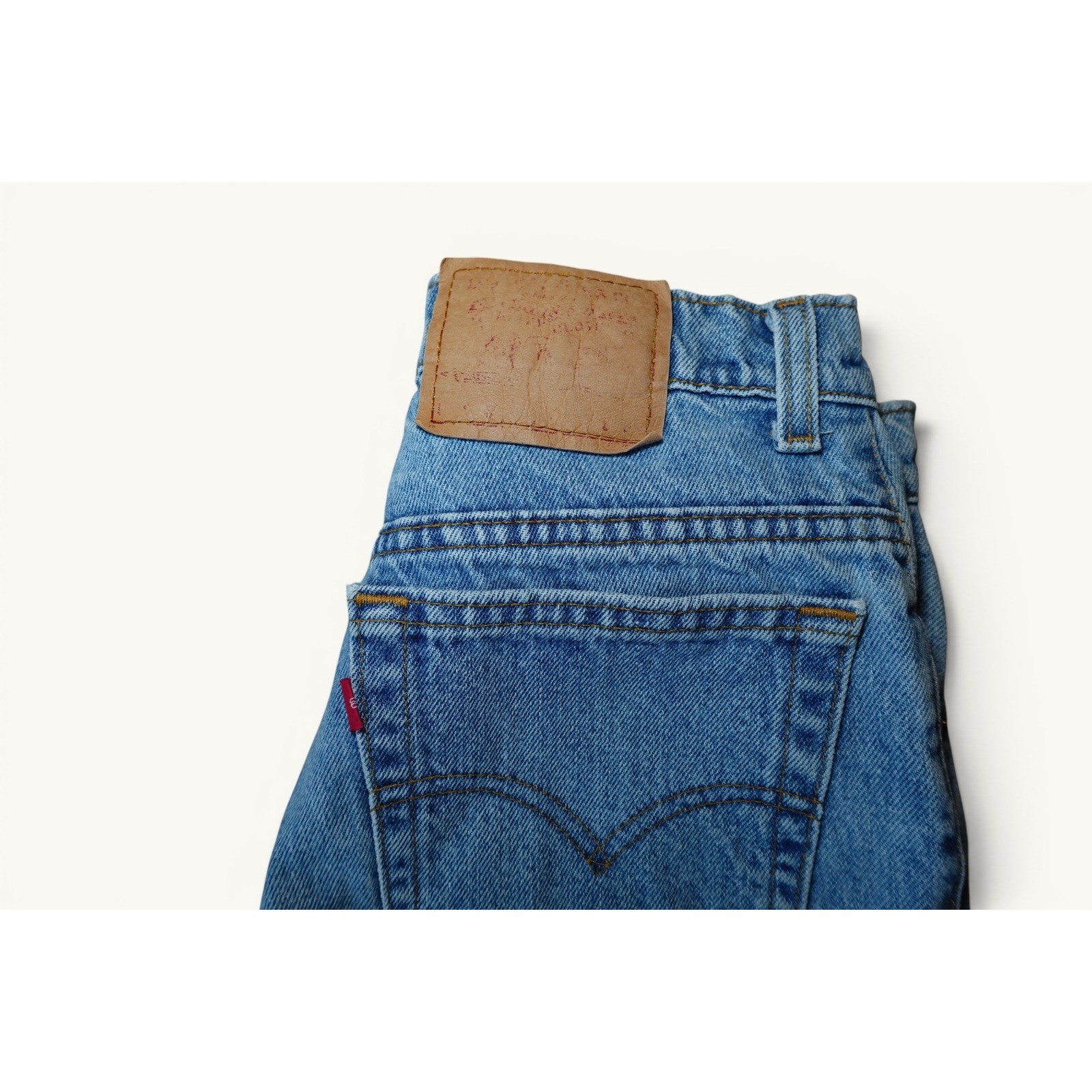 Vintage Levi’s Light Wash Straight Leg Jeans Women’s 11 Rigid Denim