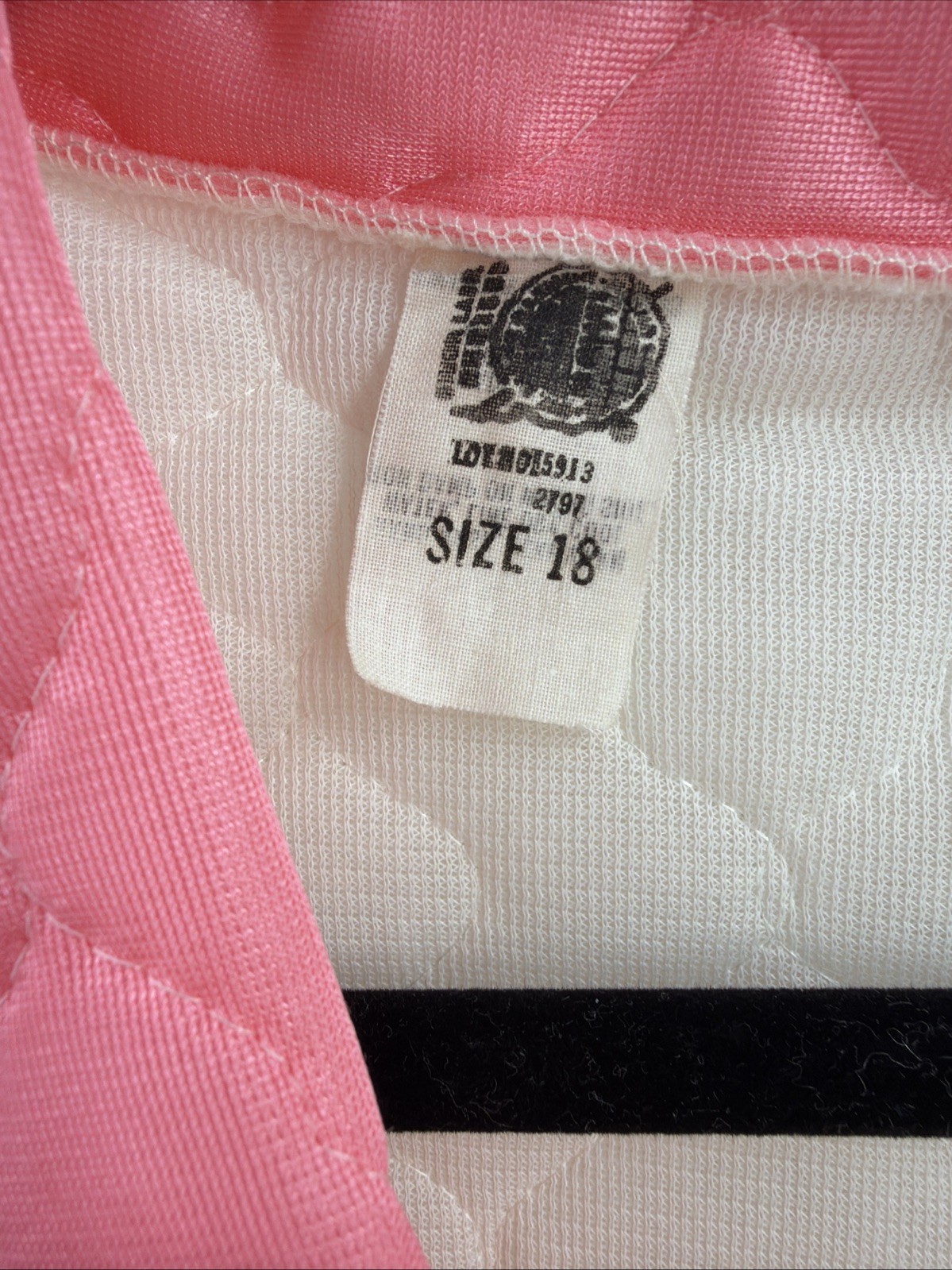 Vintage Quilted Pink Off White Robe Womens Size 18 Button Front Smocked Waist